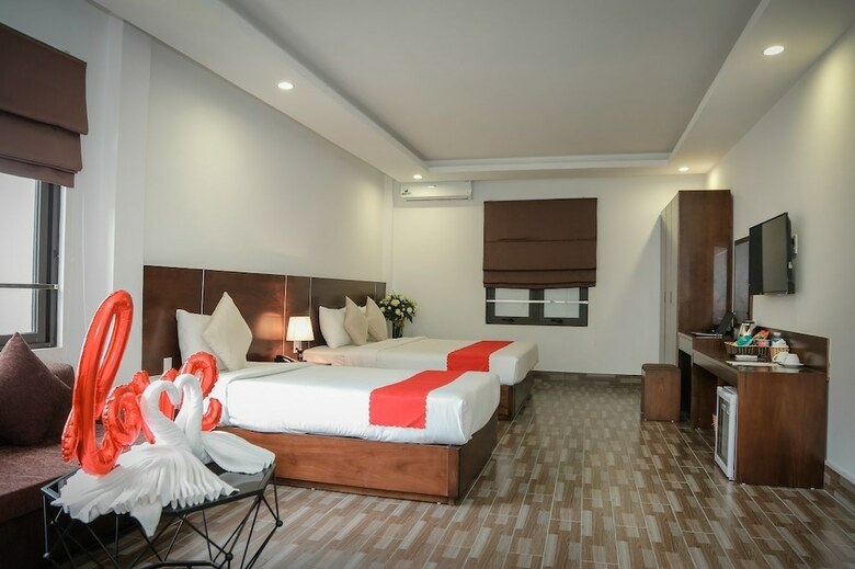 Red Coral Ha Long Hotel