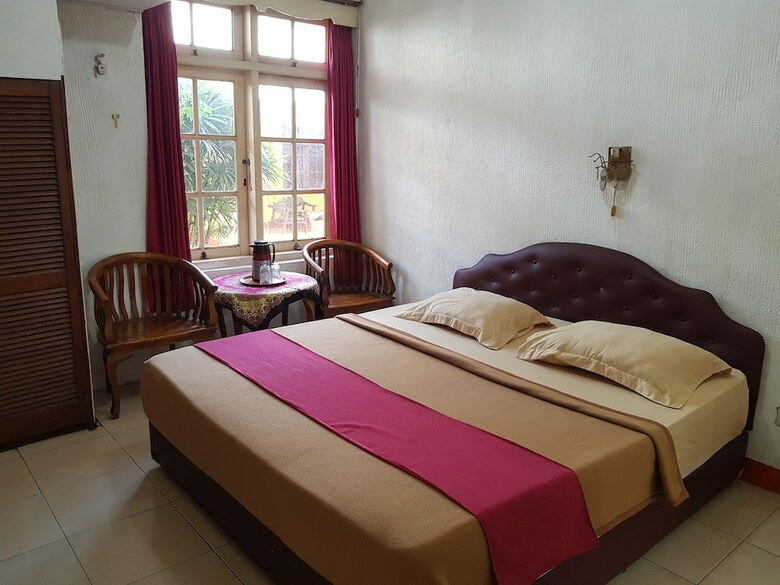 Bed & Breakfast Hotel Royal Juanda
