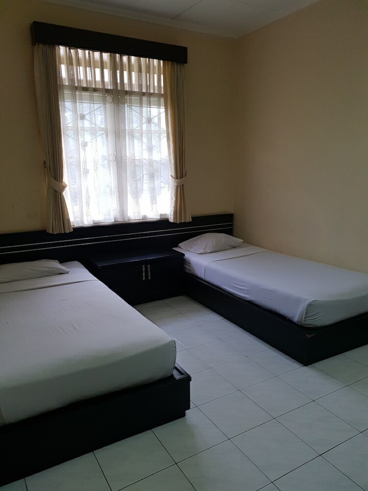 Bed & Breakfast Cisarua Indah Cottage