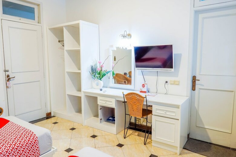 Oyo 1452 Hotel Utari