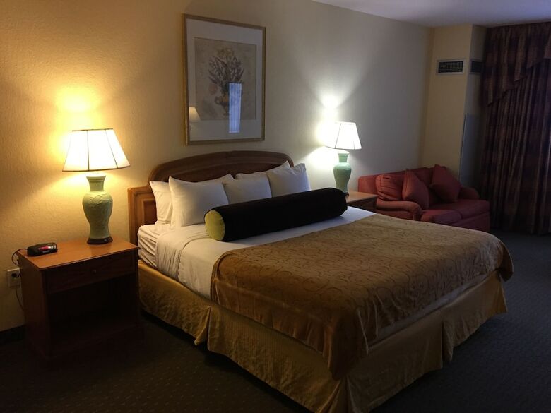 Hotel Allure Resort International Dr