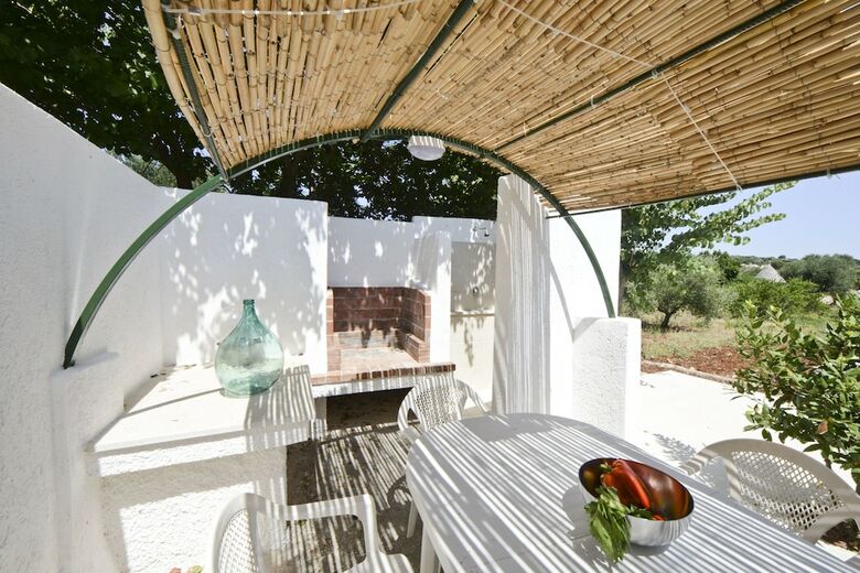 Villa, Trulli E Piscina Nel Cuore Della Valle D'itria