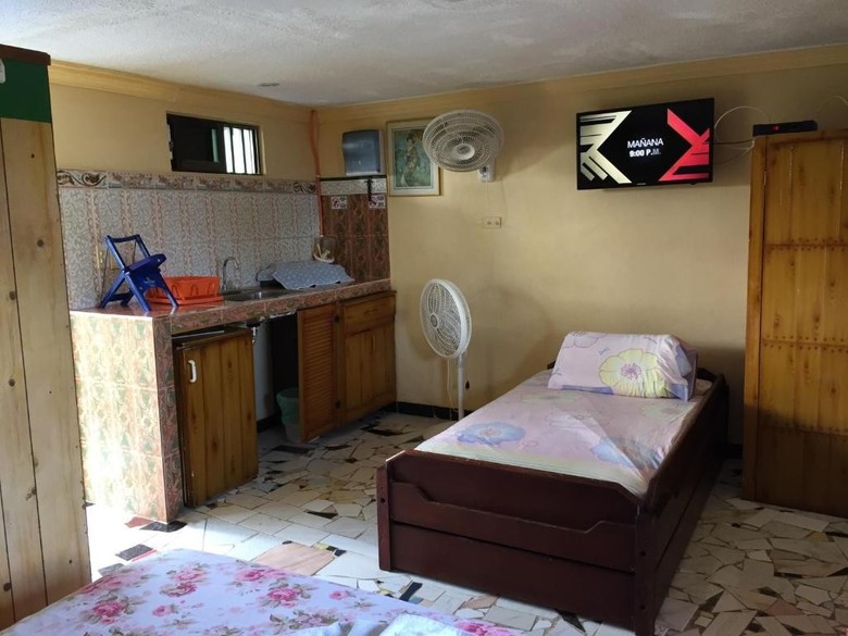 Yellow Moon Guesthouse & Apartments