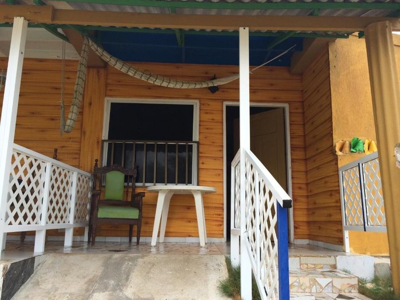 Yellow Moon Guesthouse & Apartments