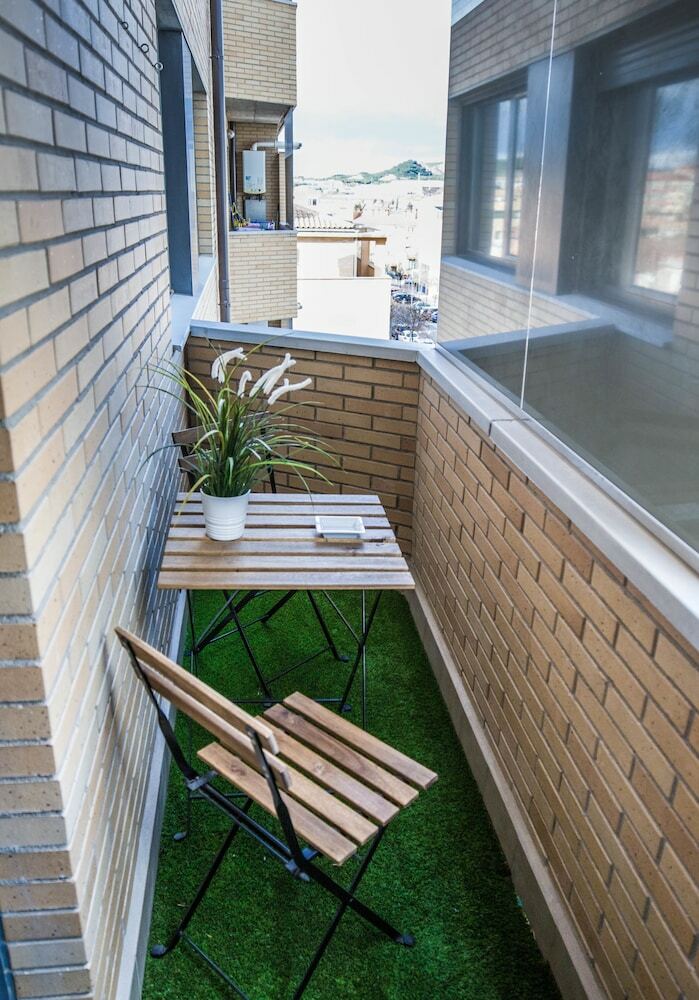 Apartamentos Tudela Balc�n de B�rdenas