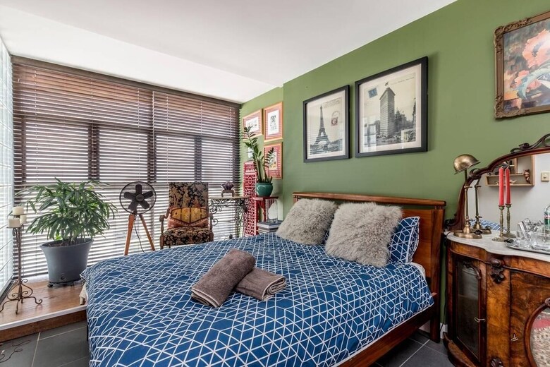 Waterloo Two Storey Garden Penthouse Apartment