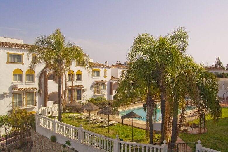 Spacious 2 Bed Apartment In Calahonda