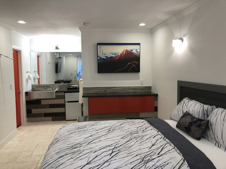 Hotel Retreat At Crystal Manatee