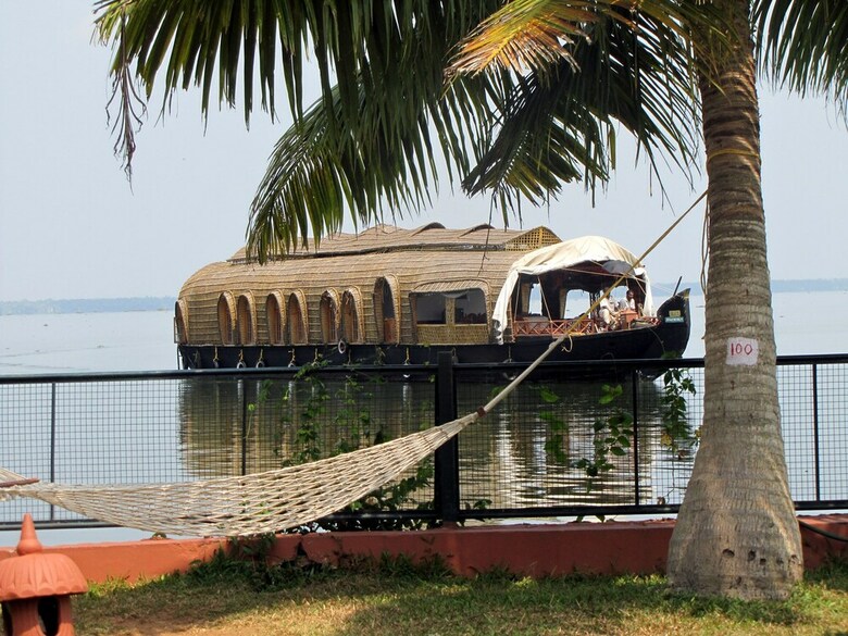 Hotel Abad Whispering Palms