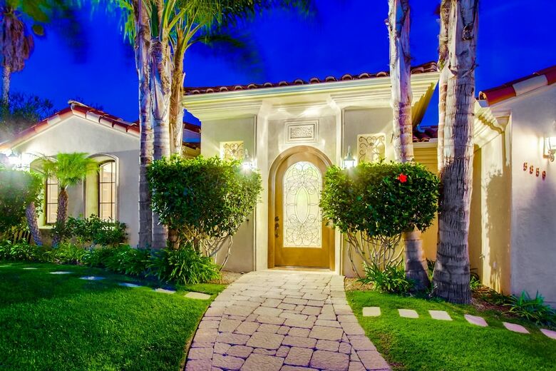 Tropical 5br La Jolla Retreat By Namastay