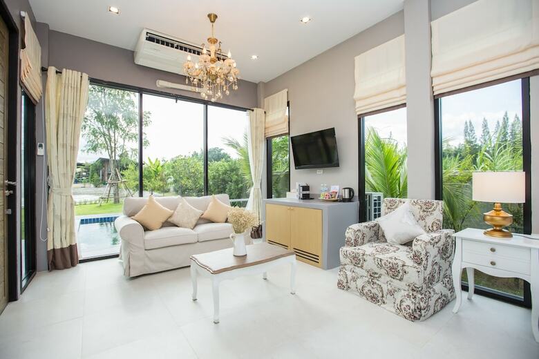 Hotel Release Pool Villa Resort