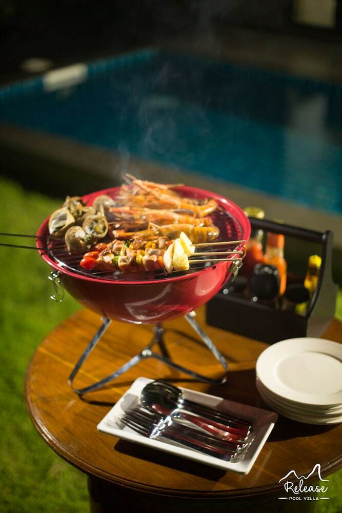 Hotel Release Pool Villa Resort