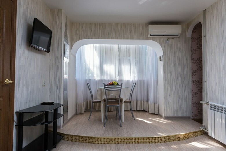 Cozy Three Bedroom Apartment On Lenina