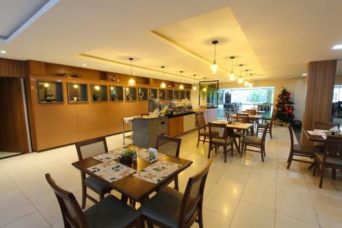 Golden Ville Hotel