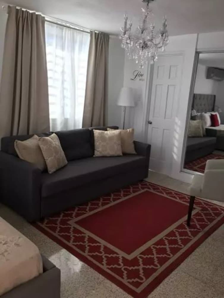 Apartamentos Chandelier 301