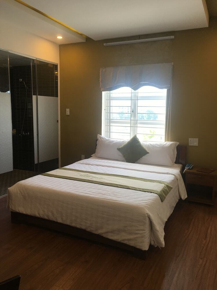 Phuong Quang Hotel
