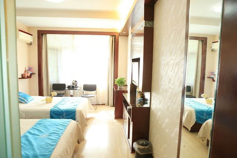 Ezhou Red Sun Grand Hotel
