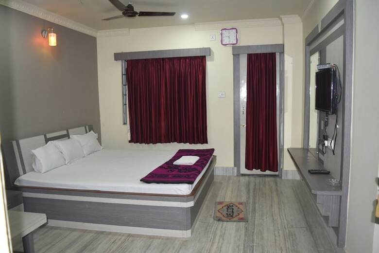 Hotel Mamoni Group