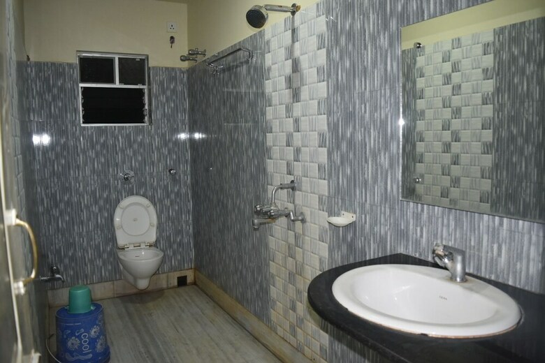Hotel Mamoni Group