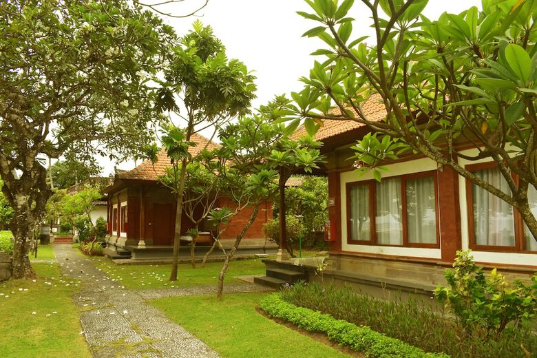 Hotel Inna Bali Beach Resort