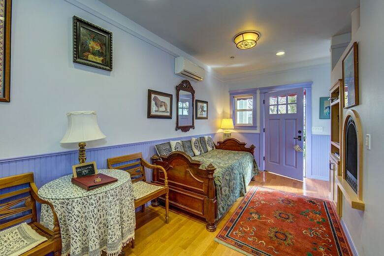 Hotel Carlisle Garden Suites