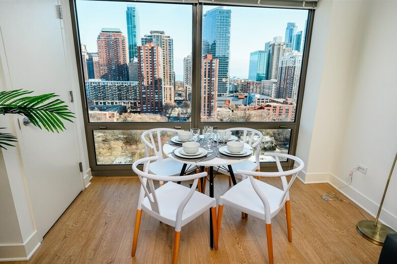 Hotel Kasa Chicago South Loop Apartments