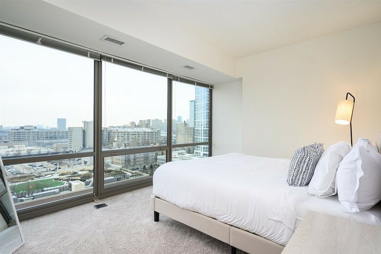 Hotel Kasa Chicago South Loop Apartments