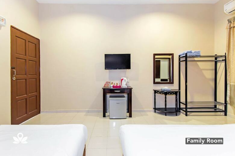 Zen Rooms Four F Motel