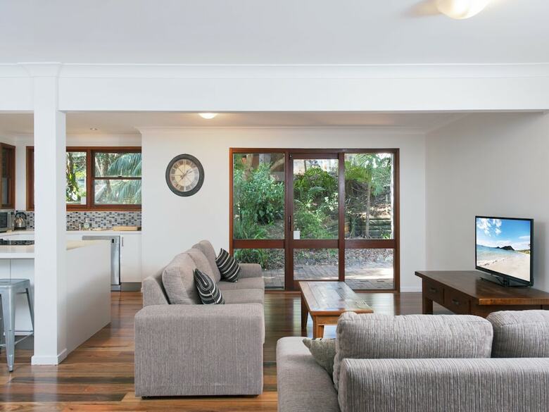 Barefoot Beach House - Shoal Bay