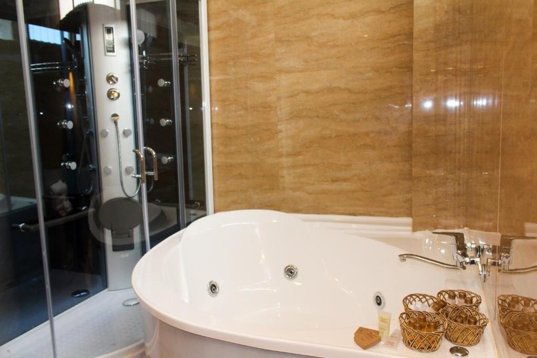 Waman Hotel