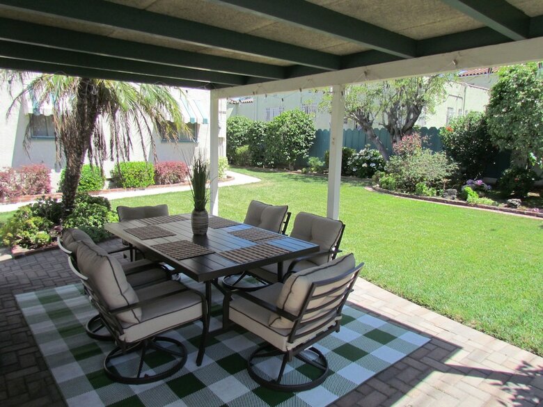 Relaxing Beverlywood House With Bbq