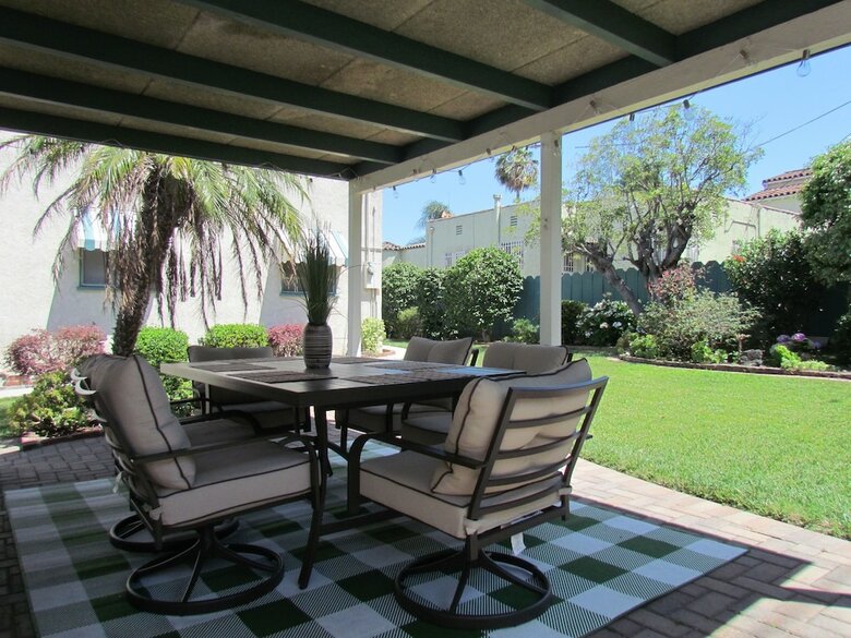 Relaxing Beverlywood House With Bbq