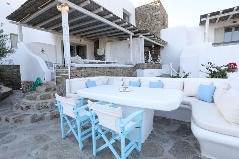 Anthi House