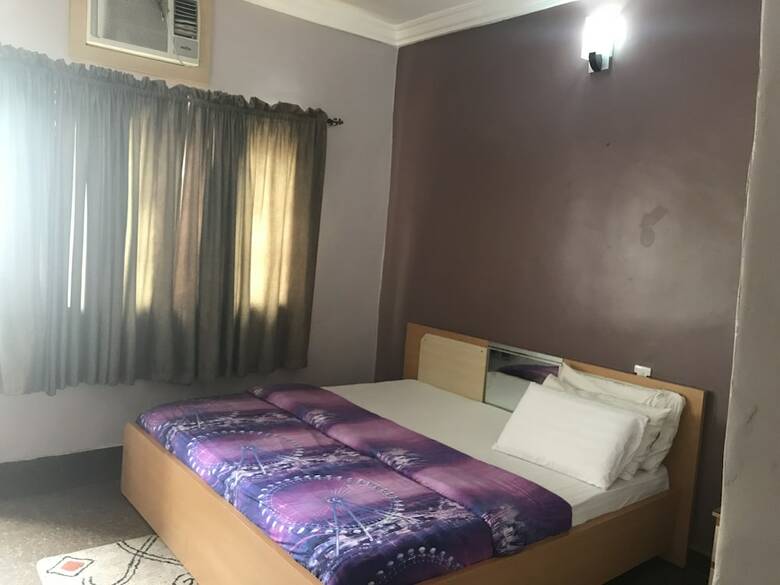 Meadway Luxury Hotels
