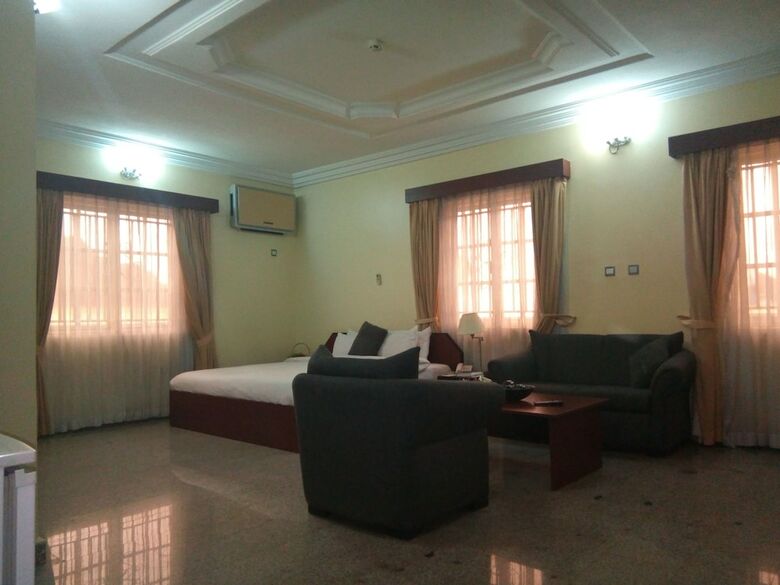 Hotel Zeina Suites Abuja