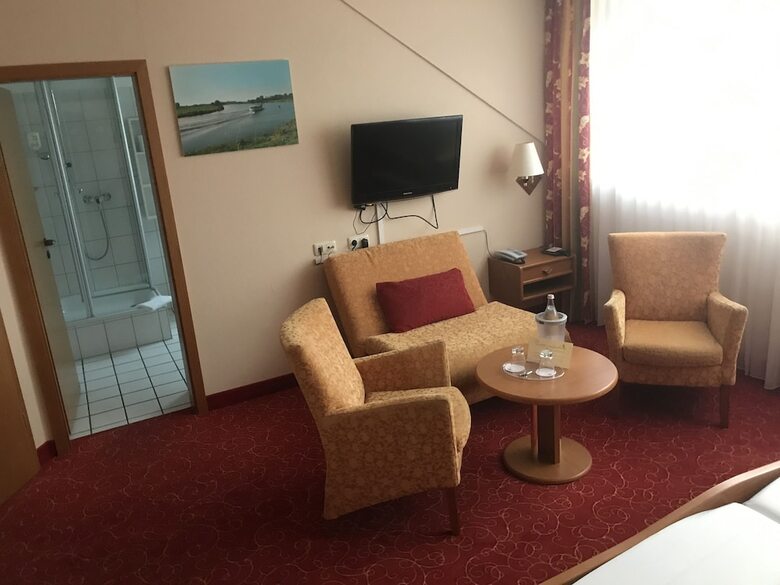Hotel Zwei Linden - Links Der Elbe
