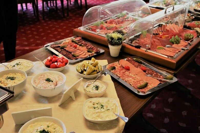 Hotel Zwei Linden - Links Der Elbe
