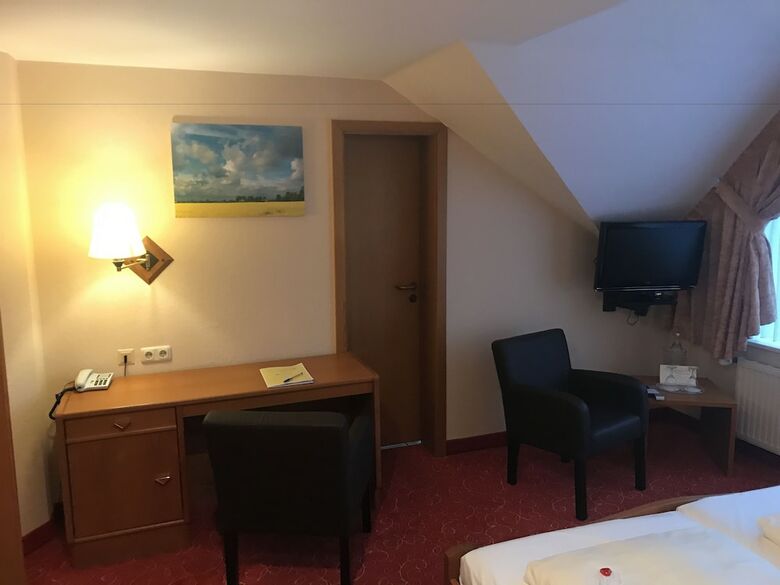 Hotel Zwei Linden - Links Der Elbe