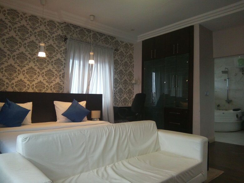 Hotel Peacock Apartments And Suites