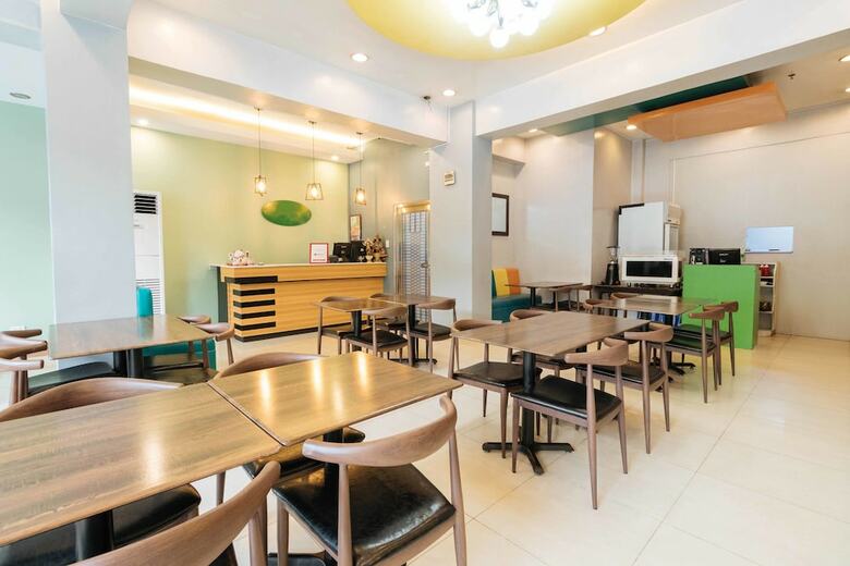 Hotel Reddoorz Plus @ Tayuman Manila