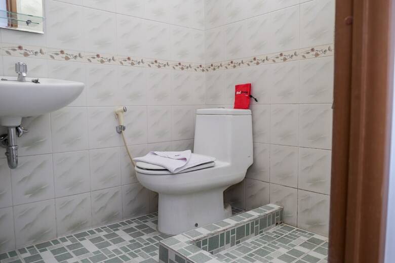 Hotel Reddoorz Near Supermall Karawaci 2