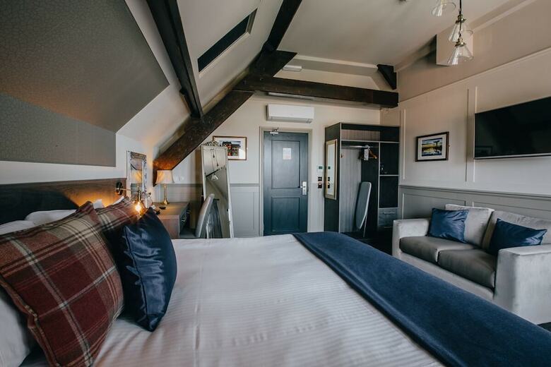 Duke Of Edinburgh Hotel