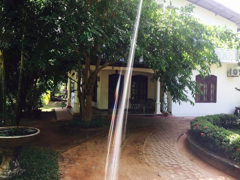 Hotel Pabasara Guest House Kalawewa