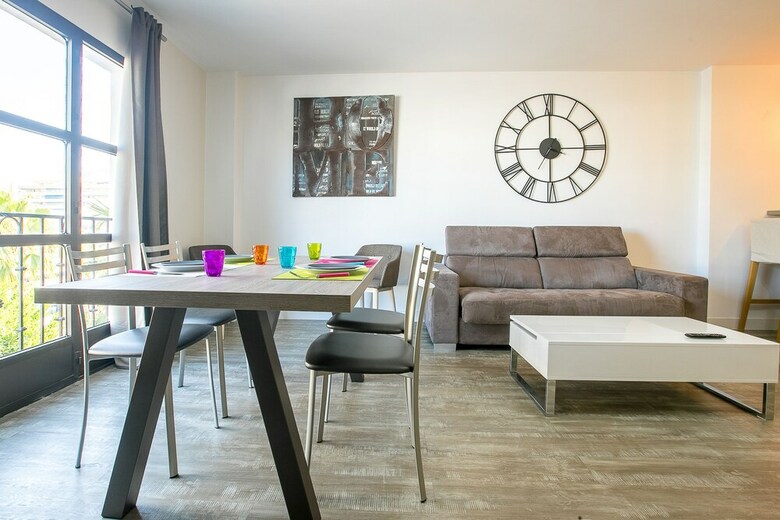 Apartamentos Oleholidays 111 Centro Puerto Ban�s 50 M. Playa
