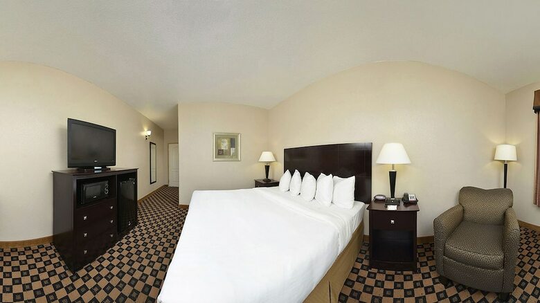 Hotel Quality Inn & Suites