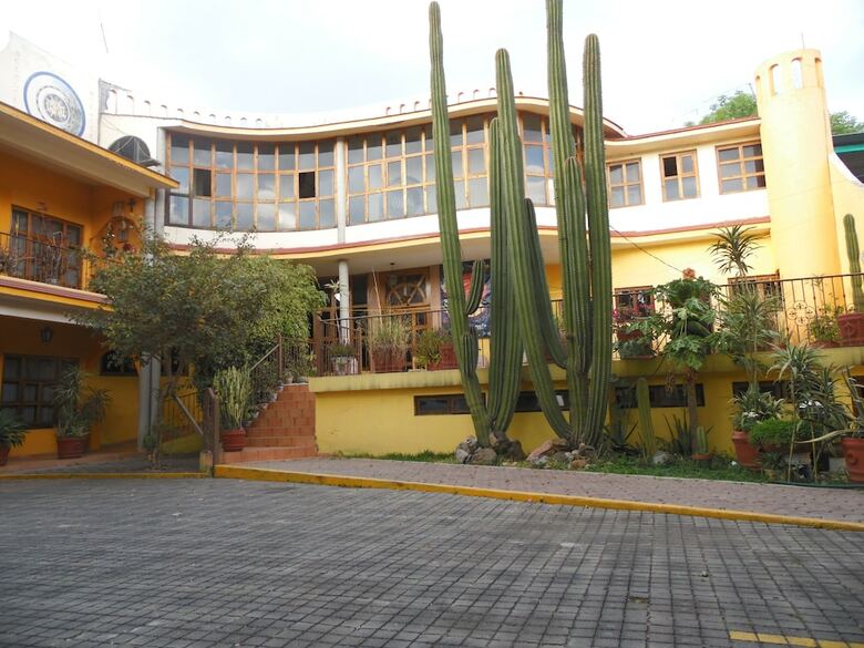 Hotel Plaza Del Sol