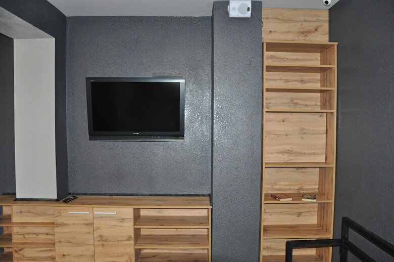 Full House Capsule Hostel
