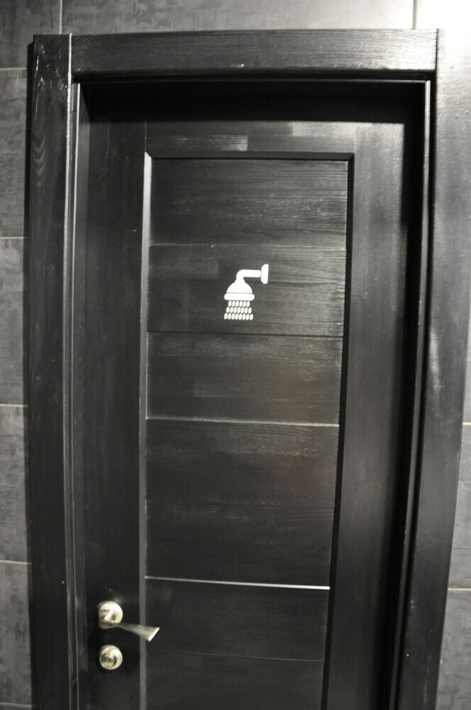 Full House Capsule Hostel