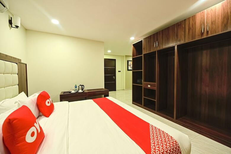 Oyo 118 Golden Crown Hotel