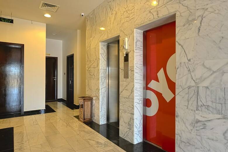 Oyo 118 Golden Crown Hotel